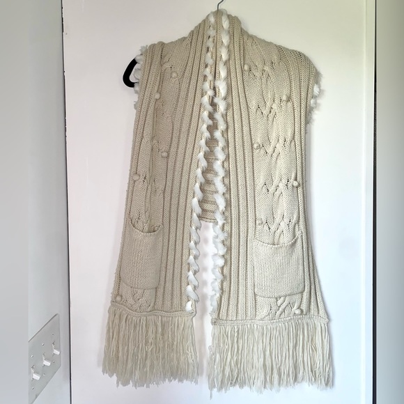 Jessica Simpson Sweaters - Jessica Simpson Medium sweater vest